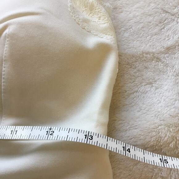 Love Bonito White Amalthea Padded Lace Trim Bodysuit - Picture 14 of 16